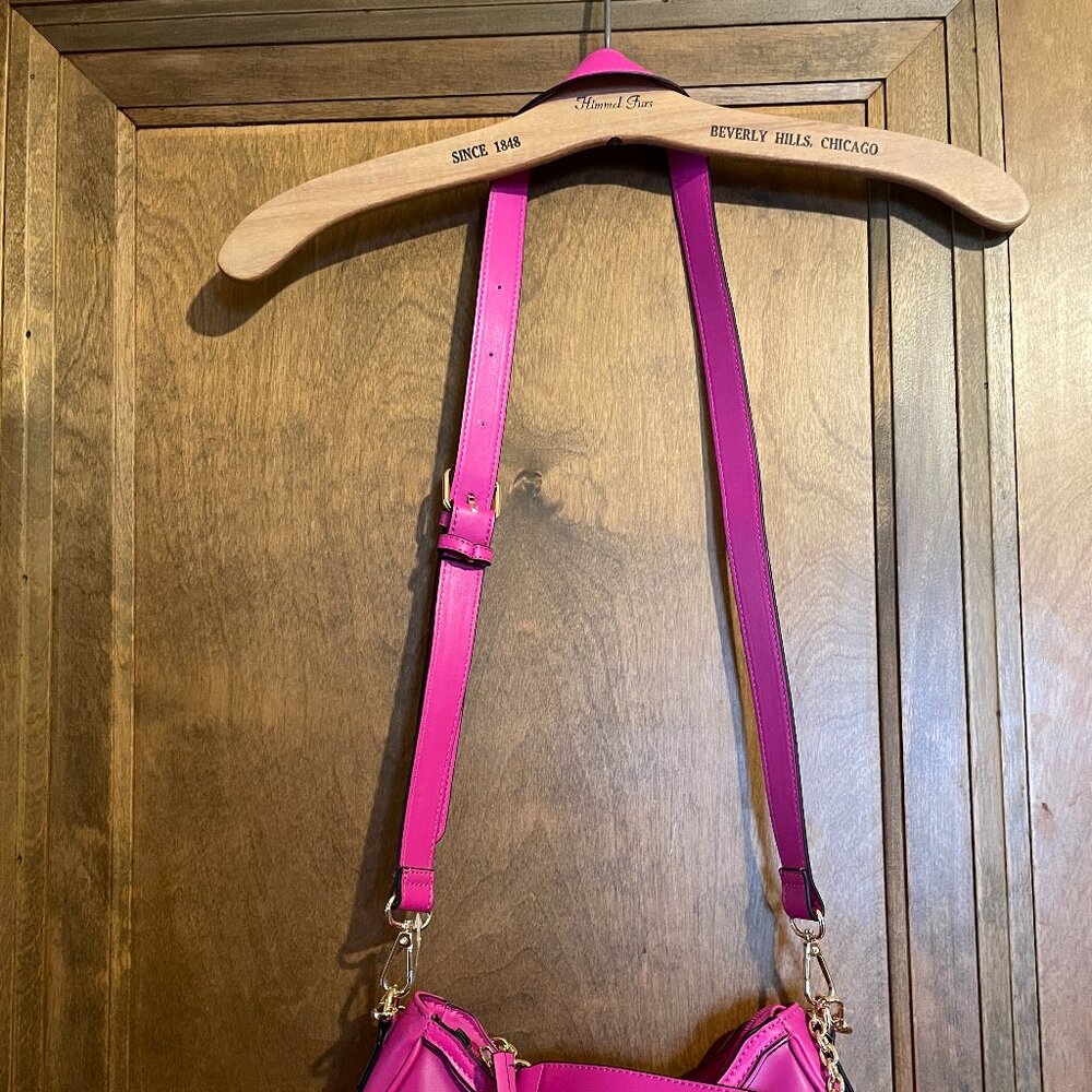 FIRM. Vintage ALDO Crossbody Shoulder Purse, Gorgeous Fuchsia & Gold. - Picture 13 of 13